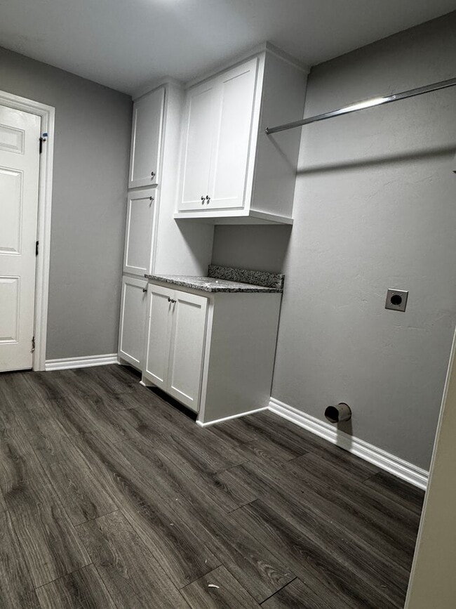 Building Photo - 110 K St