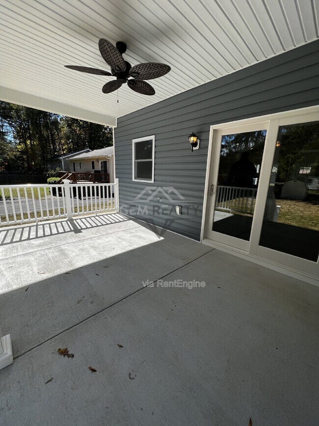 Building Photo - 38 Meadow View Ln