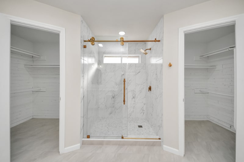 Building Photo - 11319 Chevy Chase Dr