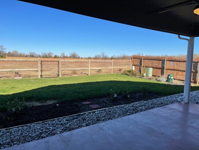 Building Photo - Spectacular 4 bedroom, 2 bath home in Owasso
