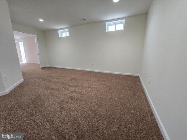 Building Photo - 173 Heartleaf Ln