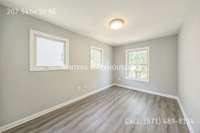 Building Photo - 207 54th St NE