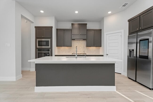 Building Photo - 28182 White Mdw Ln