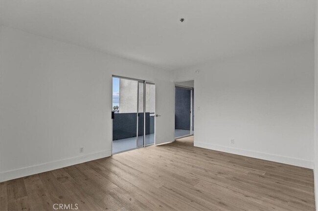 Building Photo - 939 Palm Ave