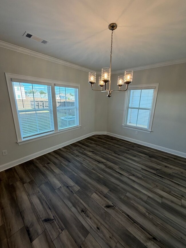 Building Photo - 113 Alva Ct