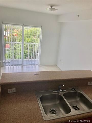 Building Photo - 406 NW 22nd Ave