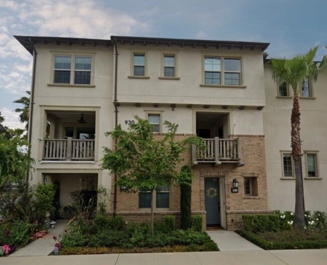 Primary Photo - 930 Clementine Ct