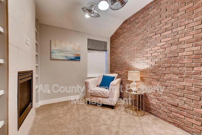 Building Photo - 1112 S Grant St