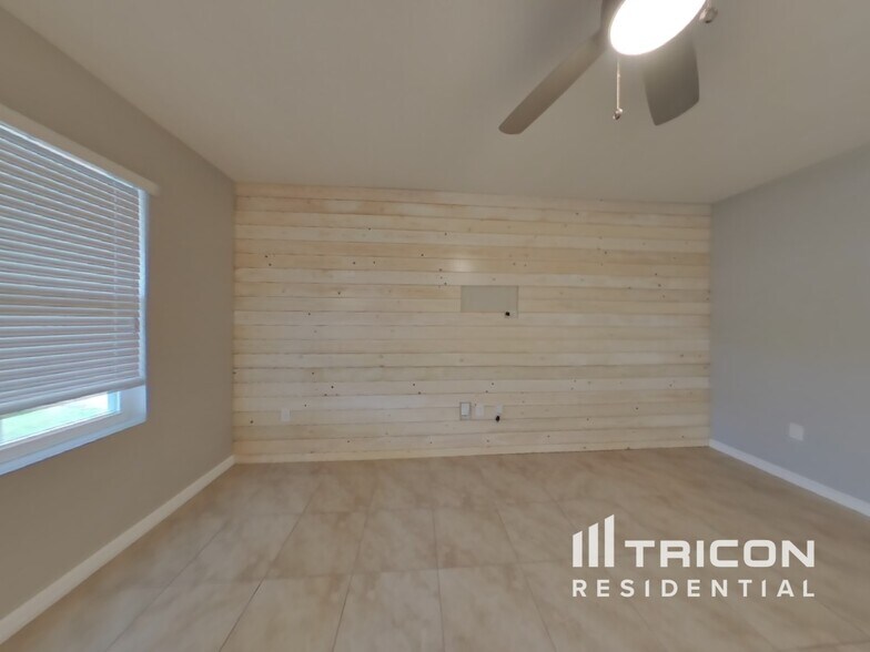 Building Photo - 340 Spruce Pine Dr
