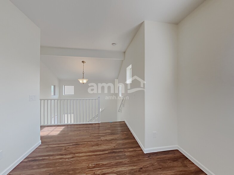 Building Photo - 14576 W Maui Ln