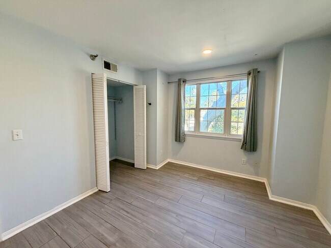 Building Photo - 2 bedroom 2 bathroom Condo in South Tampa!!