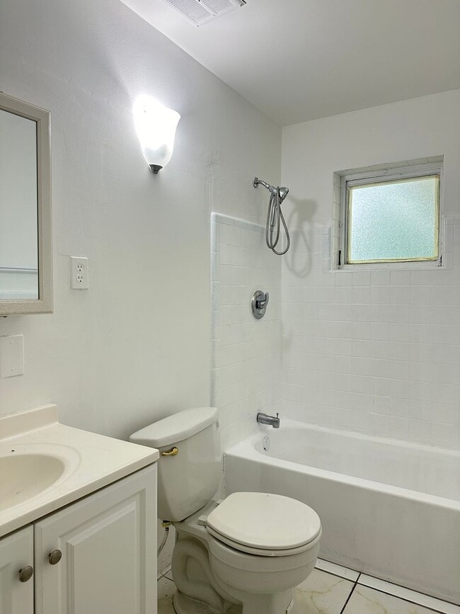 Building Photo - Charming Home with Great Location & Natura...