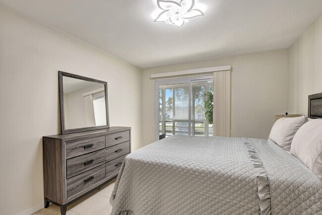 Building Photo - 169 Brittany Terrace