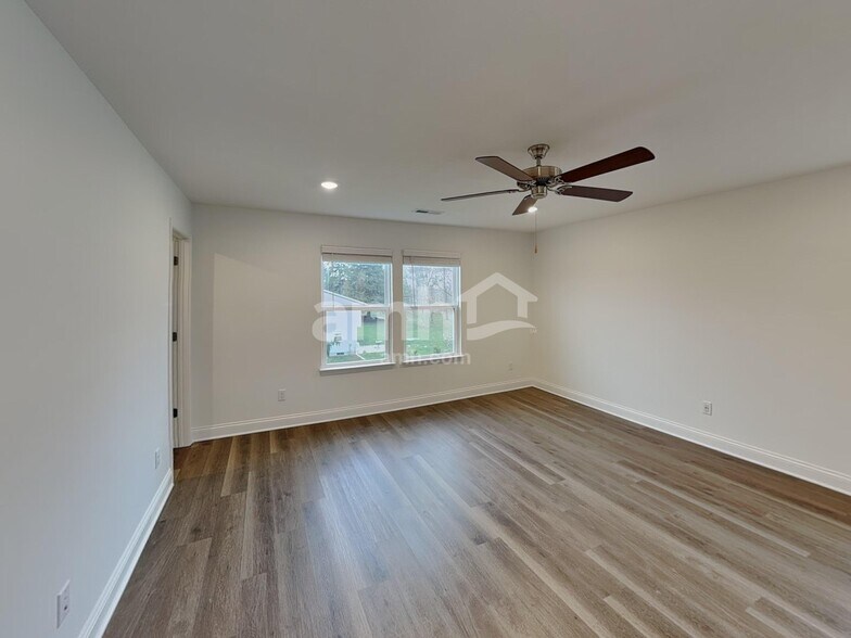 Building Photo - 203 Kramer Mills Dr