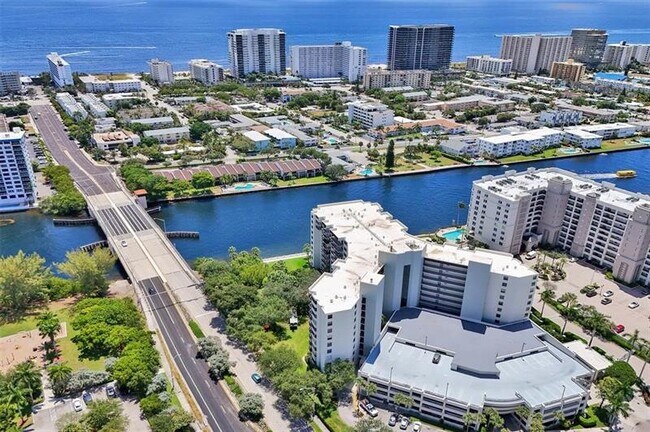 Building Photo - 2900 NE 14th Street Causeway