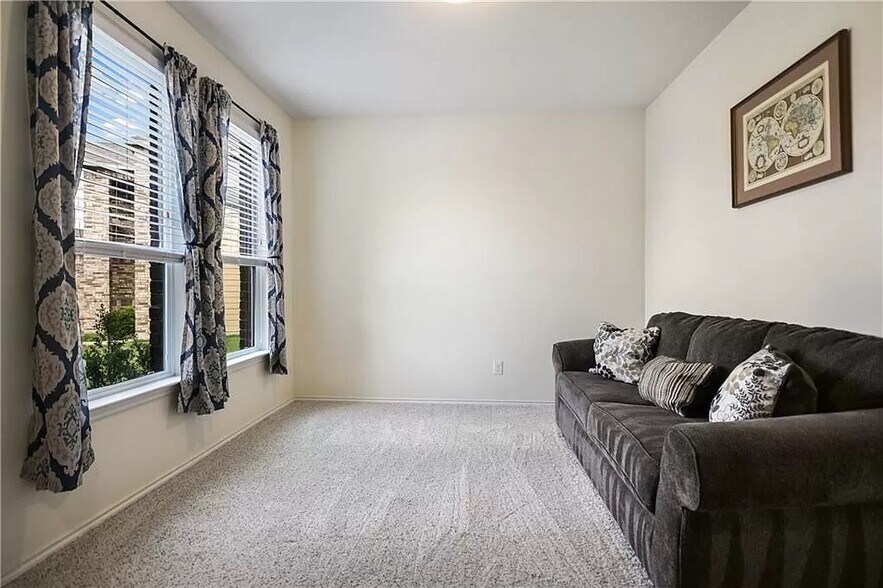Building Photo - 7925 Arezzo Dr