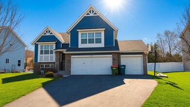 Building Photo - Amazing 5 bedroom home in Blaine!