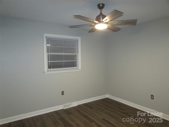 Building Photo - 131 Butterfield Cir