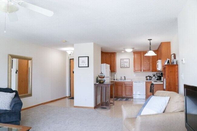 Building Photo - 2519 Bristol Dr