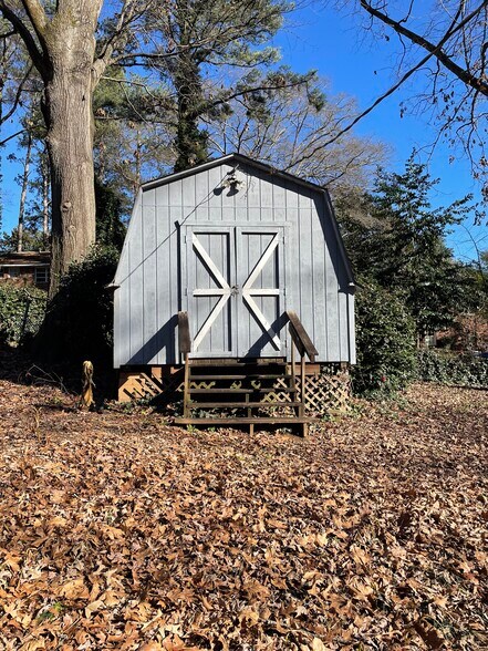 Backyard Storage Area - 2146 Cedarbrook Ct SE