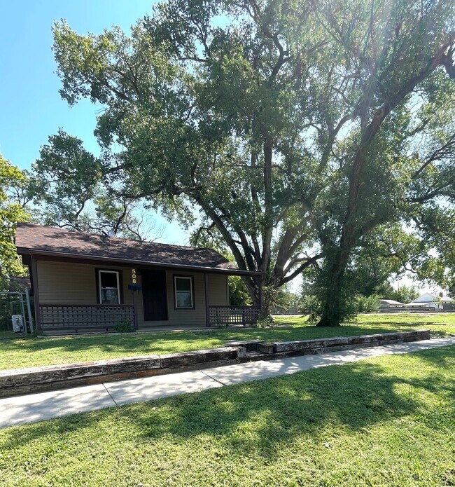 Primary Photo - 508 S Sedgwick St