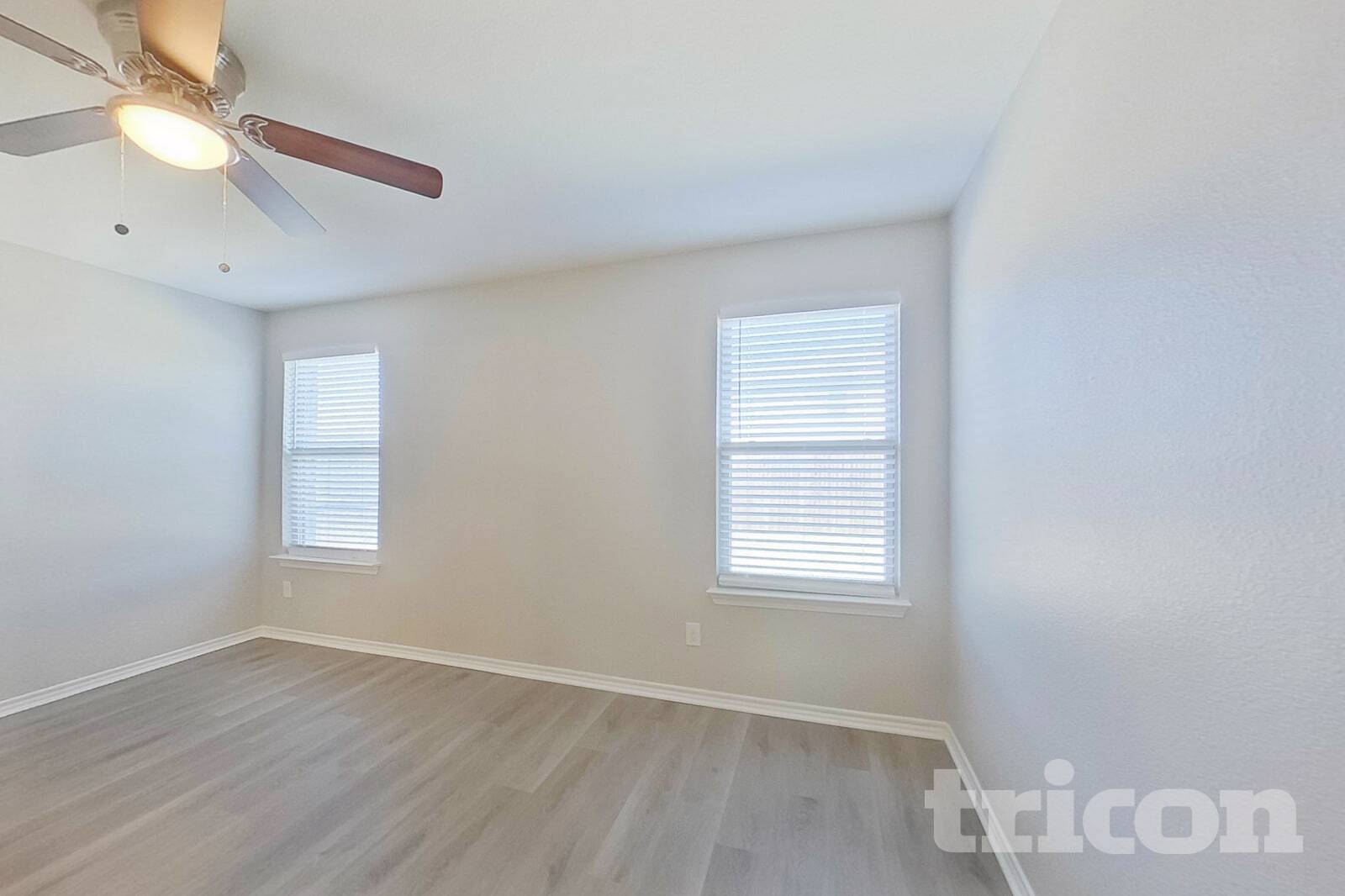 Building Photo - 881 Darst Dr