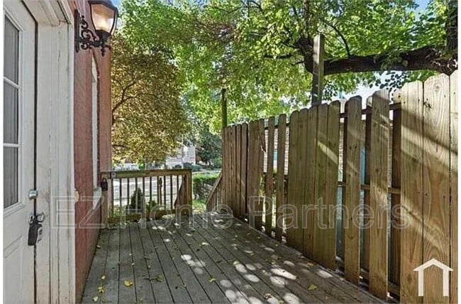 Building Photo - 3005-3007 S Compton Ave