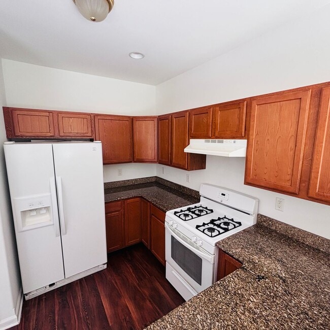 Building Photo - Located in the Highgates subdivision in Upper Macungie Township this 3 bedroom, 2.5 bath townhouse