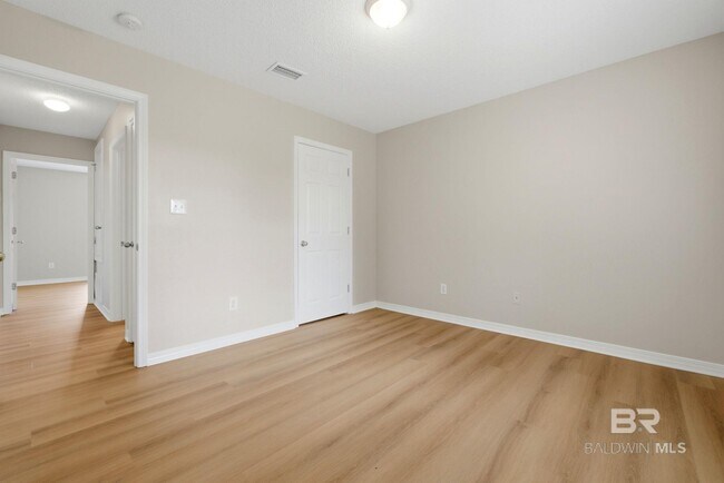 Building Photo - 11730 Madrone Ln