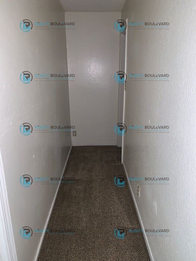 Building Photo - 3909 Clear Acre Ln