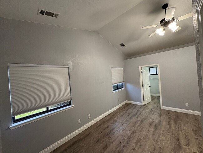 Building Photo - SE Visalia home coming soon!