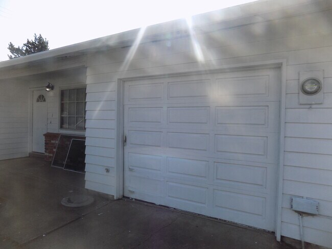 Building Photo - 10915 SW Hall Blvd