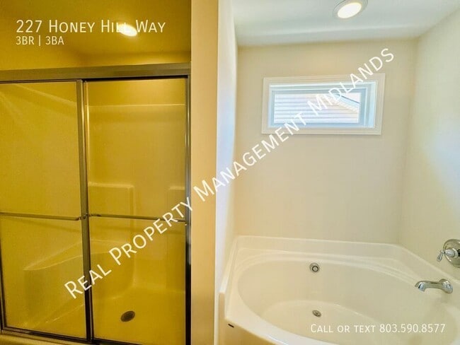 Building Photo - 227 Honey Hill Way