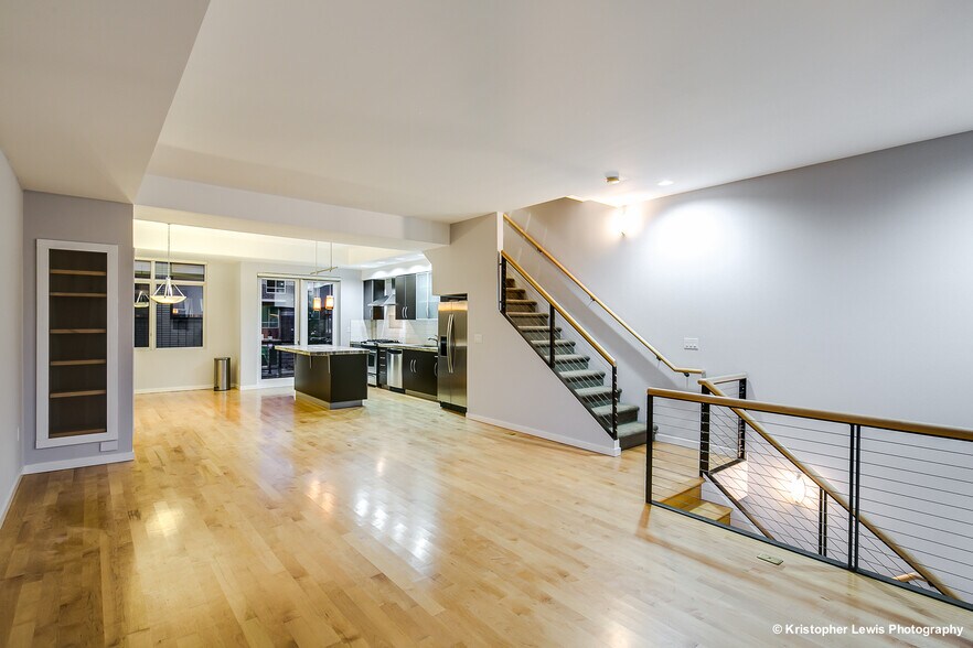 Building Photo - 1400 Little Raven St