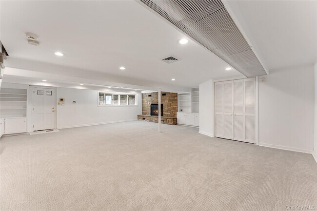 Building Photo - 128 Moorland Dr