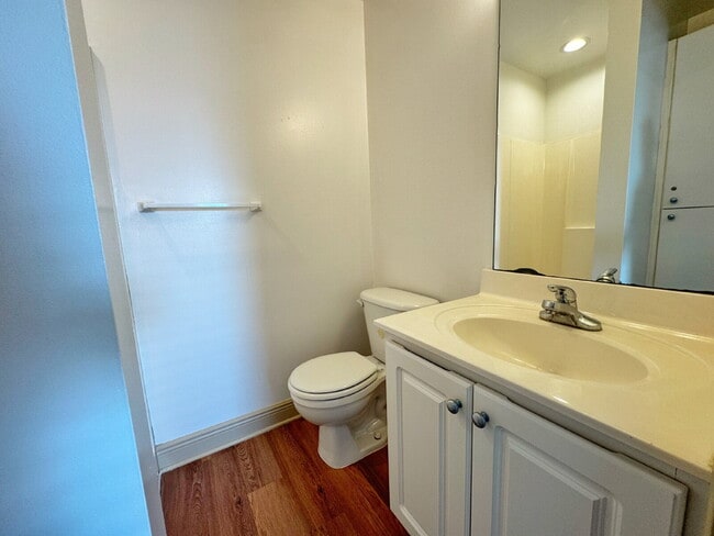 Building Photo - Historic Downtown | 4BR/4BA | Near Flagler College