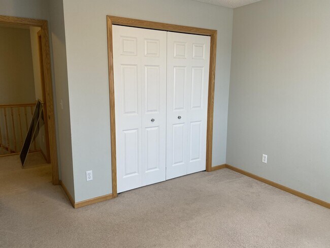 Building Photo - 860 Independence Dr