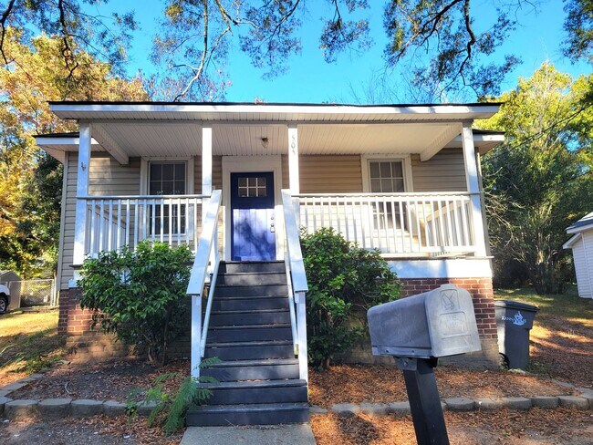Building Photo - Bungalow in Kannapolis with Rocking Chair Front Porch