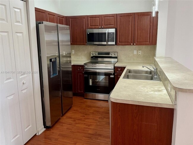 Building Photo - 2311 SE 24th Ct