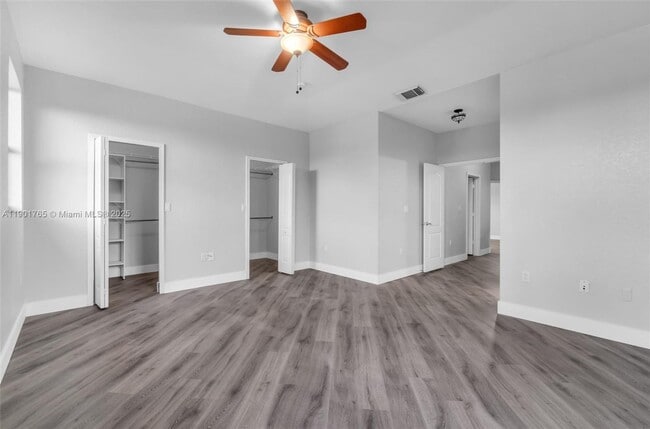 Building Photo - 6425 SW 164th Ave