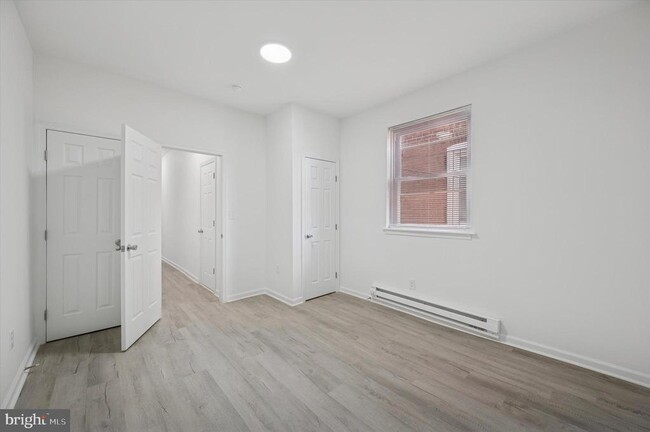 Building Photo - 705 S 60th St