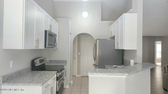 Building Photo - 12282 Forest Gate Dr S