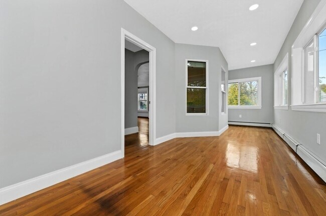 Building Photo - 129 Lynnway