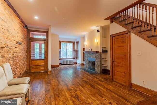 Building Photo - 1459 Chapin St NW