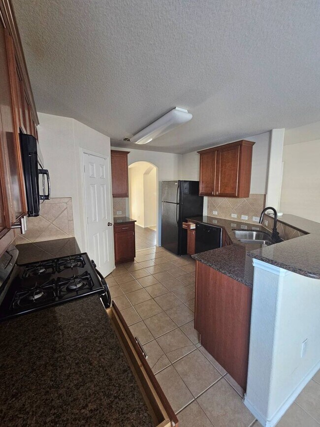 Building Photo - 18629 Falcon Pointe Blvd