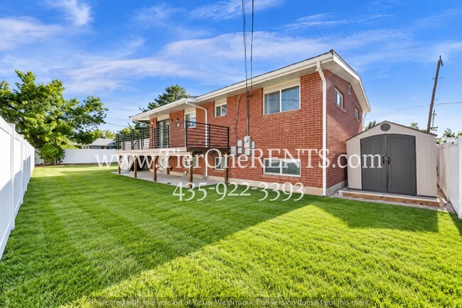 Building Photo - This property offers a NO DEPOSIT option available for qualified renters!