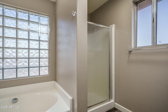 Building Photo - 6615 N 89th Ave