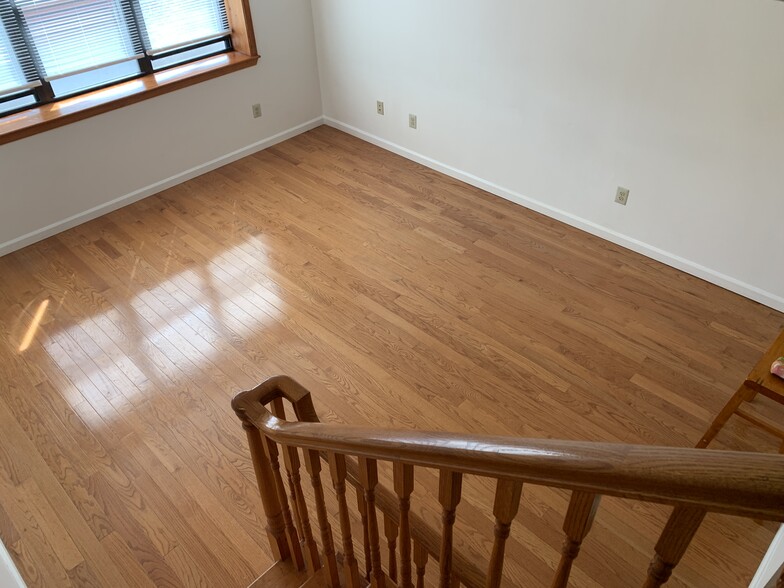 Living room space - 1229 Wood St