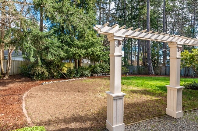 Building Photo - 3 Bedroom 2.5 Bath House