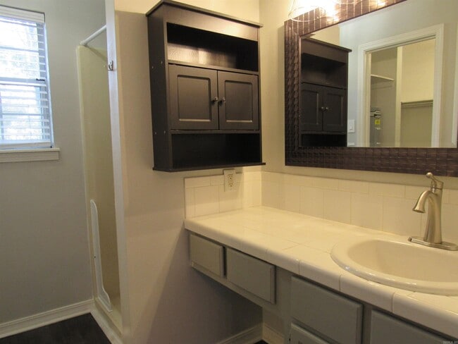 Building Photo - 303 Merganzer Dr